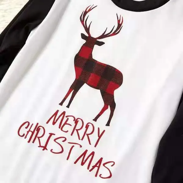 ' Merry Christmas ' Reindeer Plaid Design Family Matching Pajamas Set