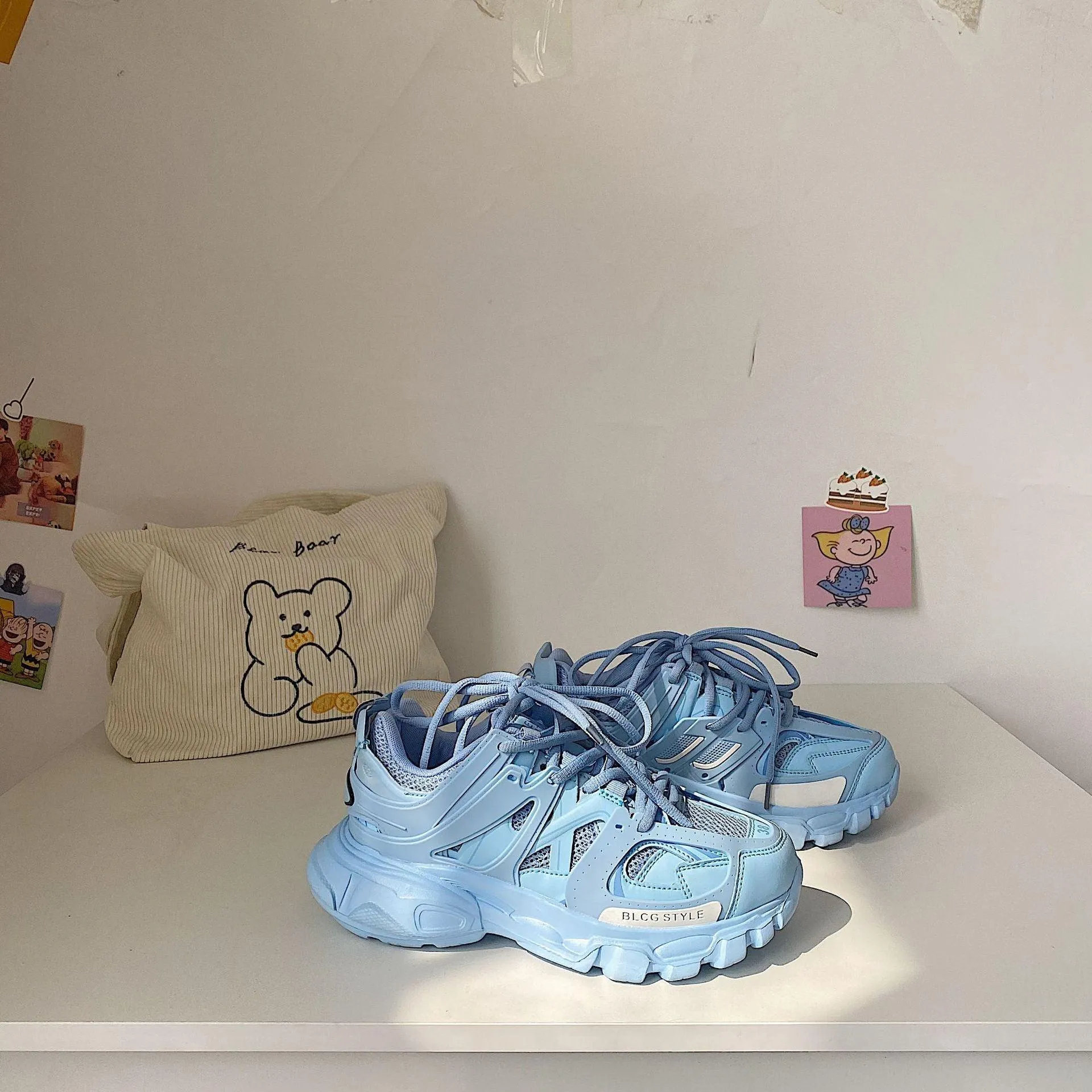 Women's Casual Versatile Retro Couple Sneakers